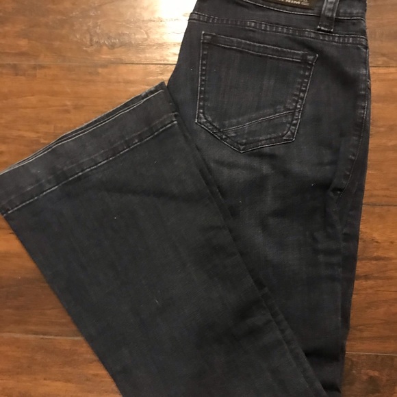 32R Rock N Roll Cowgirl Trouser fit jeans - Picture 2 of 2